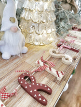Load image into Gallery viewer, Red And White Traditional Wooden Christmas Garland