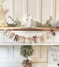 Load image into Gallery viewer, Red And White Traditional Wooden Christmas Garland