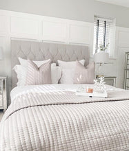 Load image into Gallery viewer, White Stone Resin Decorative Coral