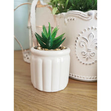 Load image into Gallery viewer, Small artifical potted succulents 
